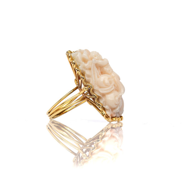 Anello scultura corallo - immagine 2
