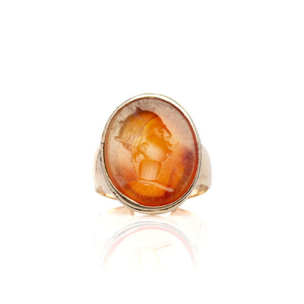 Anello corniola incisa