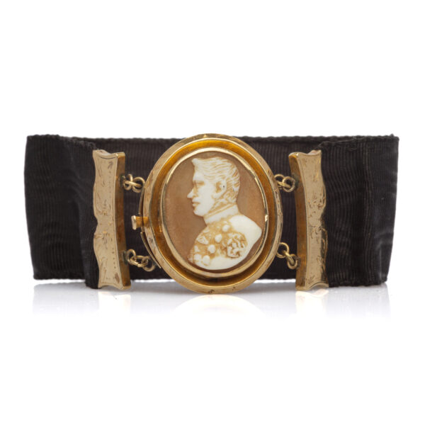 Bracciale seta cammeo